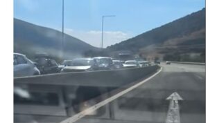 Ουρές χιλιομέτρων στην Εγνατία Οδό στο ύψος των διοδίων Πολυμύλου
