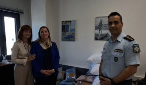 Δωρεά ειδών ιματισμού από τον Σύλλογο Αλληλεγγύης και Εθελοντισμού Γρεβενών «Ελπίδα», στο Γραφείο Αντιμετώπισης Ενδοοικογενειακής Βίας του Αστυνομικού Τμήματος Γρεβενών 