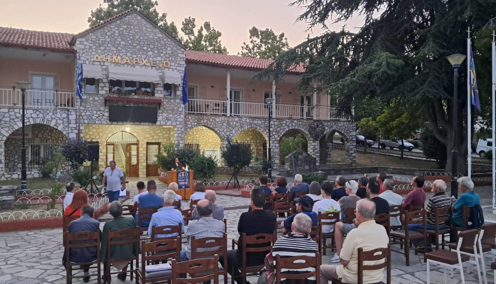 Με επιτυχία πραγματοποιήθηκε η πολιτική συγκέντρωση του ΚΚΕ στη Δεσκάτη