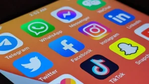 «Κόφτης» στα social media για παιδιά κάτω των 15 – Τι αλλάζει