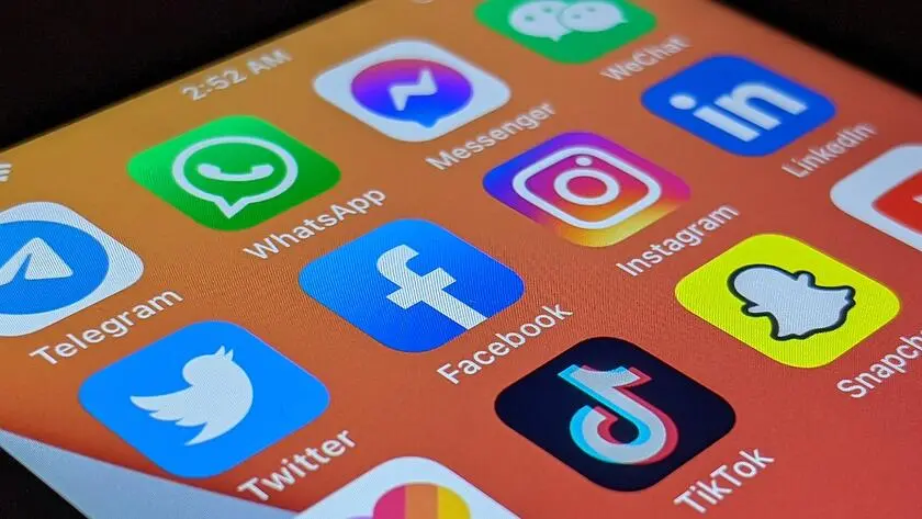 «Κόφτης» στα social media για παιδιά κάτω των 15 – Τι αλλάζει
