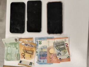 Συνελήφθησαν δύο 20χρονες για τηλεφωνικές απάτες στα Γρεβενά